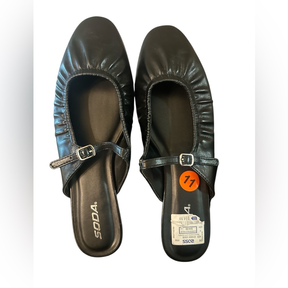 SODA Women's Black Slip-On Flats SIZE 11